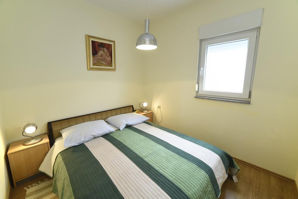 Apartments Galic Kampor Extérieur photo